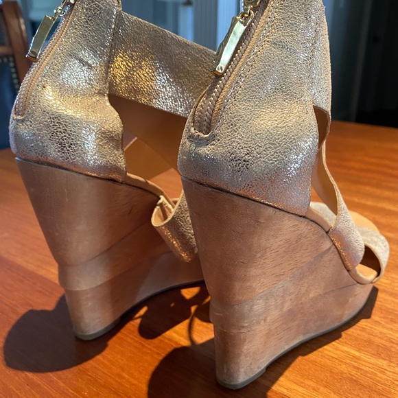 Diane Von Furstenburg Gold Opal wedges - Picture 7 of 12